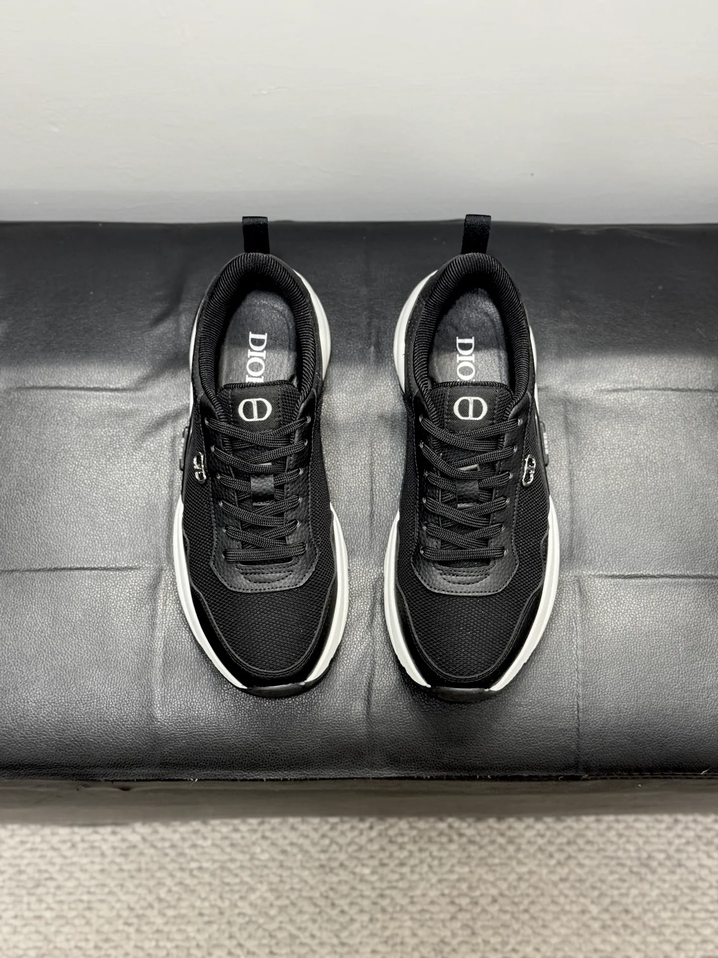 Men's shoes 💰440【New style】🪳🪳(Dior) popular model【New style】⚠⚠️Top purchasing agent🔍🔍Men's HK counters are on sale simultaneously. Sole: The original sole is specially provided by the original factory. The exclusive movable molded sole is super comfortable. The original factory follows the order. 🔍🔍The high-quality multi-color splicing design is exquisite and unique, and the cowhide stitching mesh lining💪Details determine the quality. We only make shoes with care. You can enter and exit the counter at will. Welcome to compare🇮🇹Size: 38-44 (45 customized